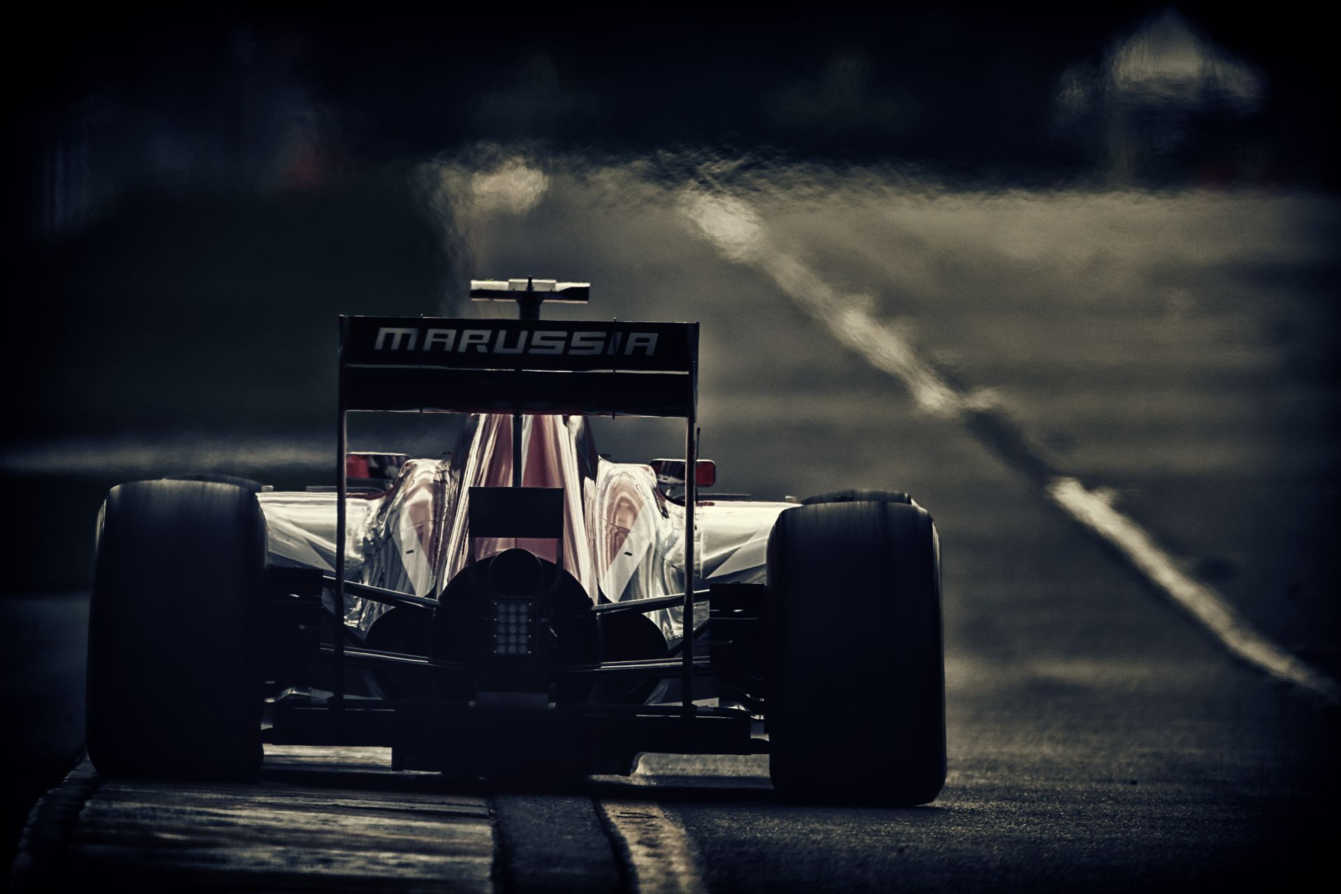ÉLŐ F1-es MŰSOR: Bianchi előtt tiszteleg a világ, jön a Magyar Nagydíj!