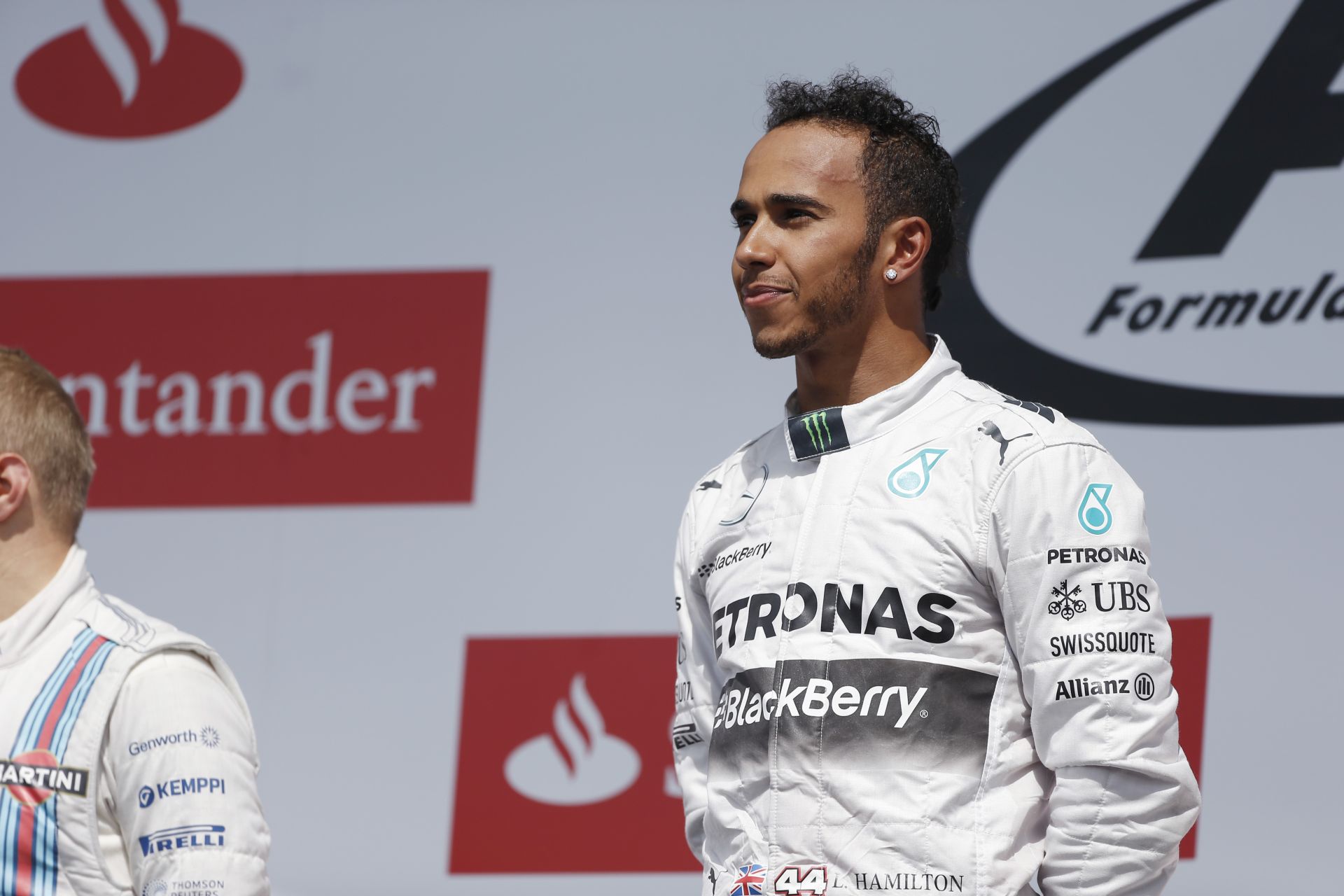 Hamilton: PlayStation, Szörny Rt., sok idő a családdal, és győzelem a Brit Nagydíjon!
