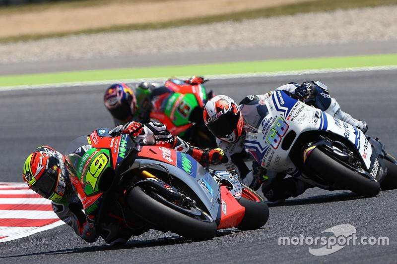 Aprilia poursuit ses efforts inlassablement