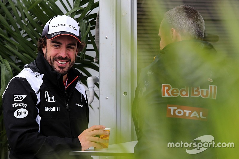 Alonso: "No es improbable luchar por el mundial en 2017"