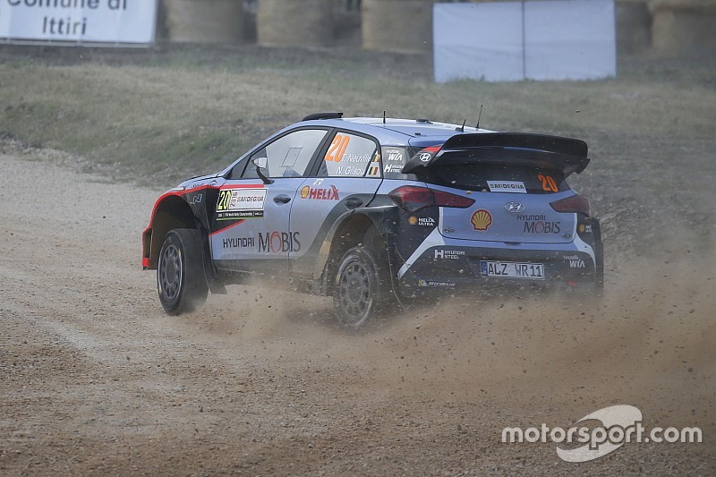 Italia, PS7: Hyundai protagoniste, Neuville torna primo e Paddon sbatte