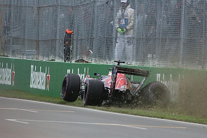 Sainz over crash: “Ik besloot er die ronde vol voor te gaan”