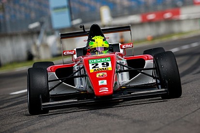 Rajt-cél győzelem Mick Schumachertől a Lausitzringen