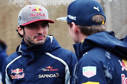 Sainz: "Sfeer is beter bij Toro Rosso na vertrek Verstappen"