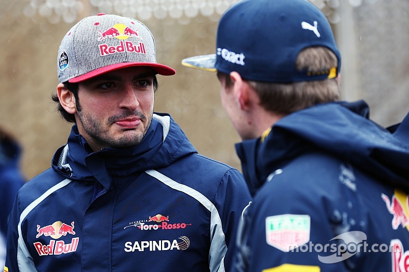 Sainz: "Sfeer is beter bij Toro Rosso na vertrek Verstappen"