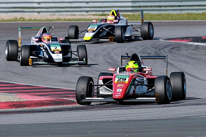 Mick Schumacher egy második hellyel nyitott az időmérőn a Sachsenringen