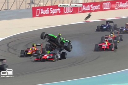 Látványos röpte a GP2-ben: megmászta az előtte haladót, majd felszállt