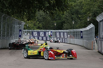 Formula E: videón di Grassi autócseréje