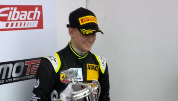 Mick Schumacher: Azonnal két baleset az első körön!
