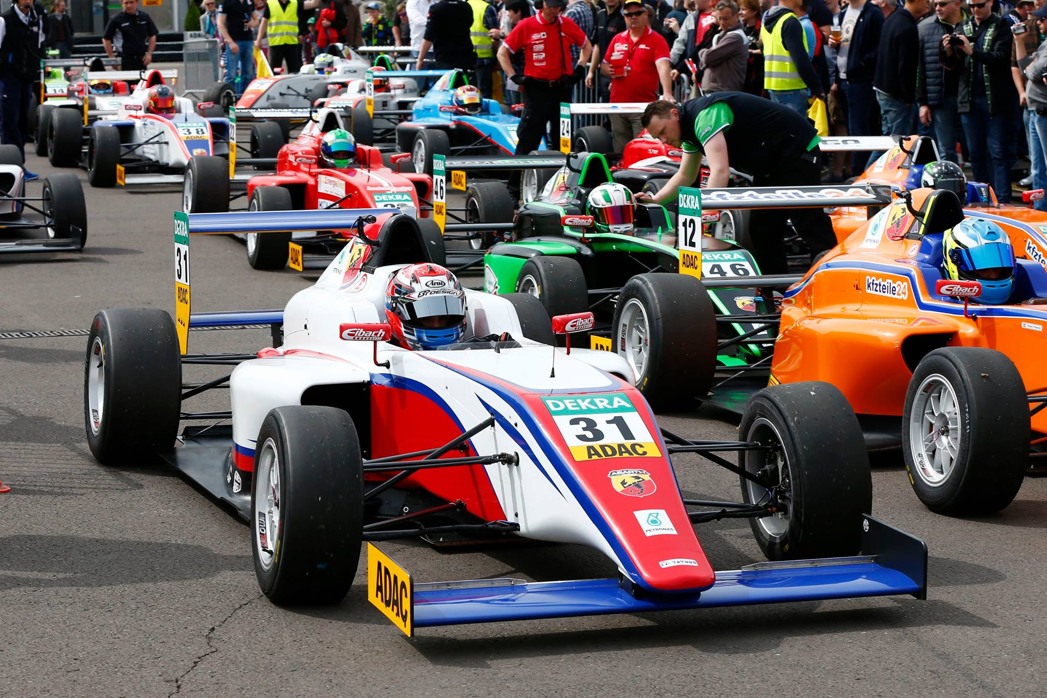 Formula 4: Schumacher 12. lett Oscherslebenben
