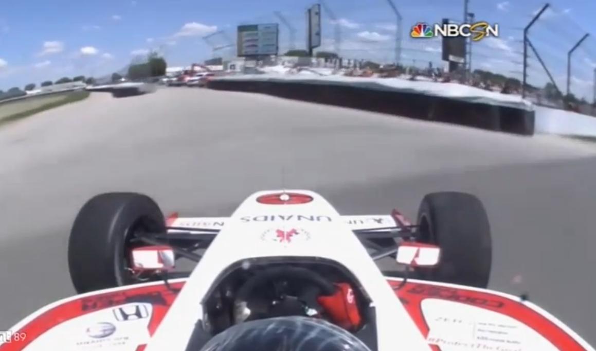 Indy Lights: Brutális baleset a versenyen: Szétszakadt autó, törött csukló