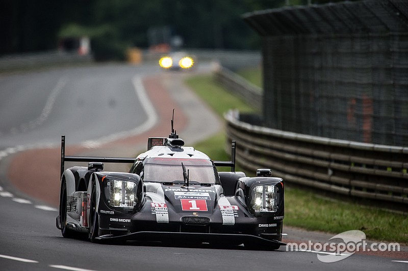 Porsche al frente en los entrenamientos libres