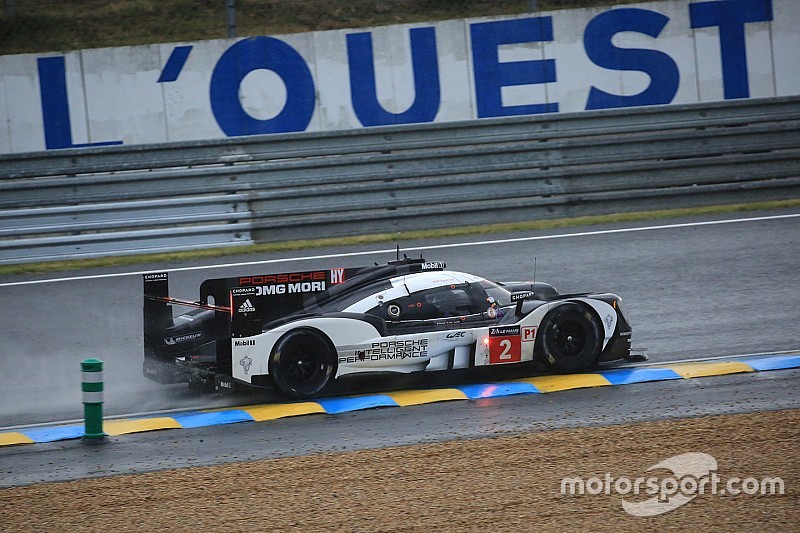 #2 Porsche Team Porsche 919 Hybrid: Romain Dumas, Neel Jani, Marc Lieb