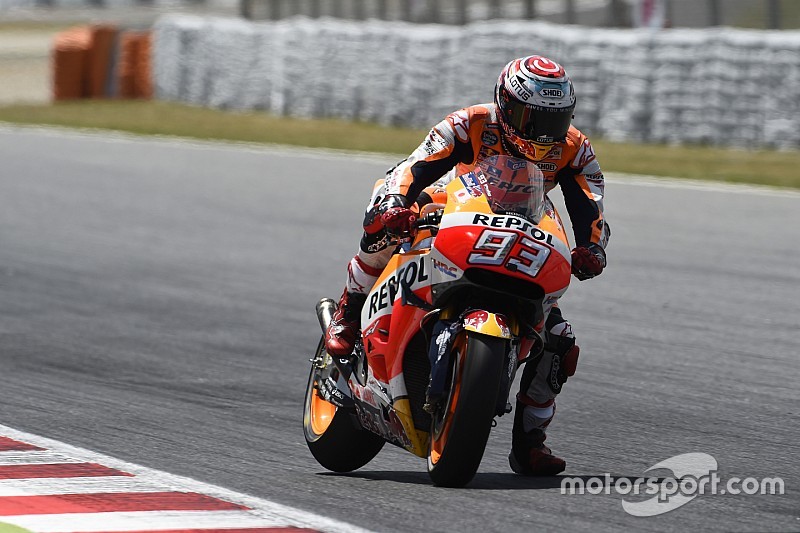 Márquez: “El apretón de manos con Rossi llegó tarde, pero llegó”