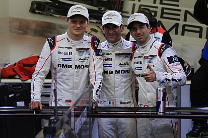 Chuva sela 1-2 da Porsche em Le Mans; di Grassi larga em 6°