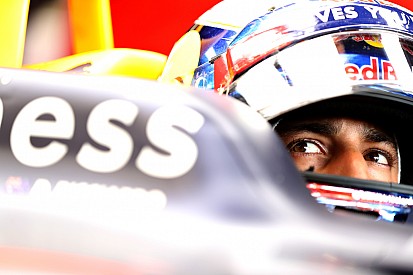 EL1 - Apprentissage brutal de Bakou pour Ricciardo