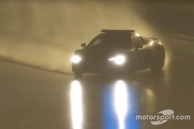 Video: El espectacular derrape del safty car en Le Mans