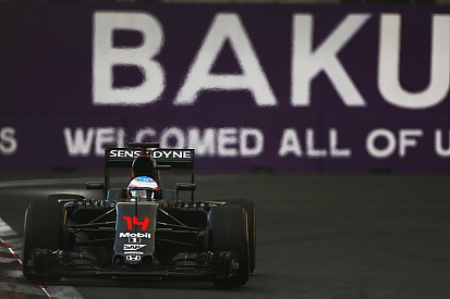Alonso - La McLaren perd huit dixièmes dans la seule ligne droite