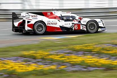 Toyota и Porsche продолжают спор за победу в Ле-Мане