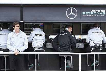 Wolff explica problemas de configuração nas Mercedes