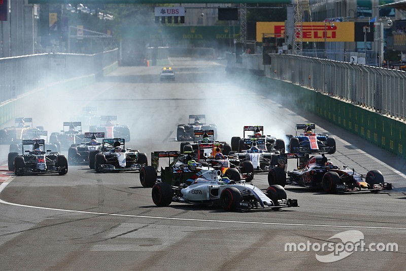 Bernie Ecclestone hoopt op nachtrace in Baku