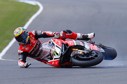 Davies "deraglia" a Misano: ora il titolo 2016 è quasi un miraggio