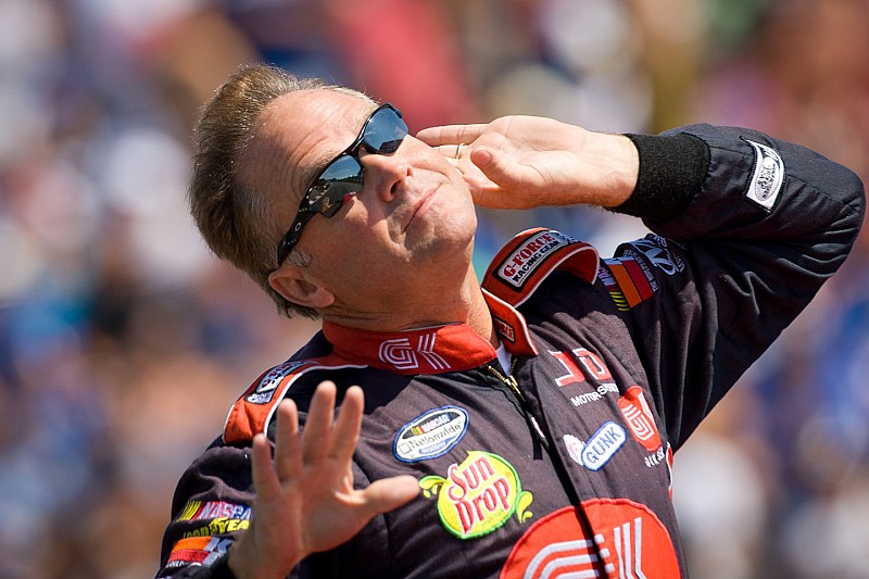 Brutale Attacke auf NASCAR-Pilot Mike Wallace und Familie