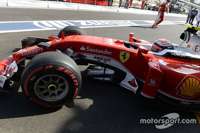 Raikkonen, Vettel'e yol verirken kaybettiği zamandan mutsuz