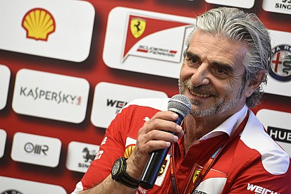 Arrivabene: “Upgrades en strijd bij Mercedes kunnen Ferrari nog aan titel helpen”