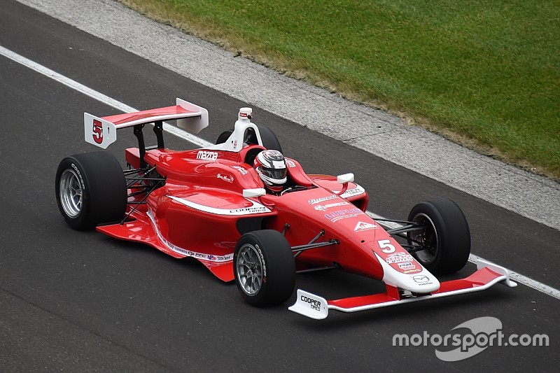 Zach Veach conquista la prima pole stagionale a Road America