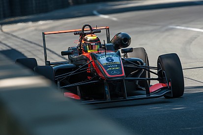 Ilott signe les deux autres poles mais est pénalisé