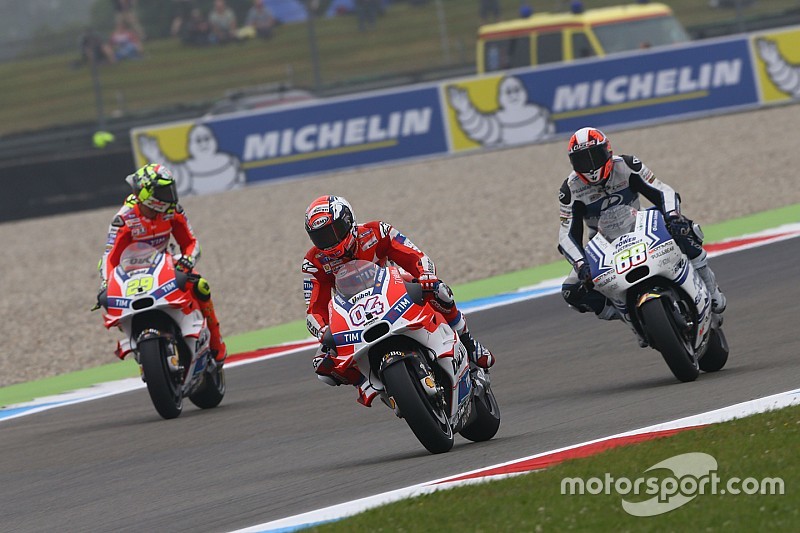 Dovizioso topt derde TT-training vol crashes