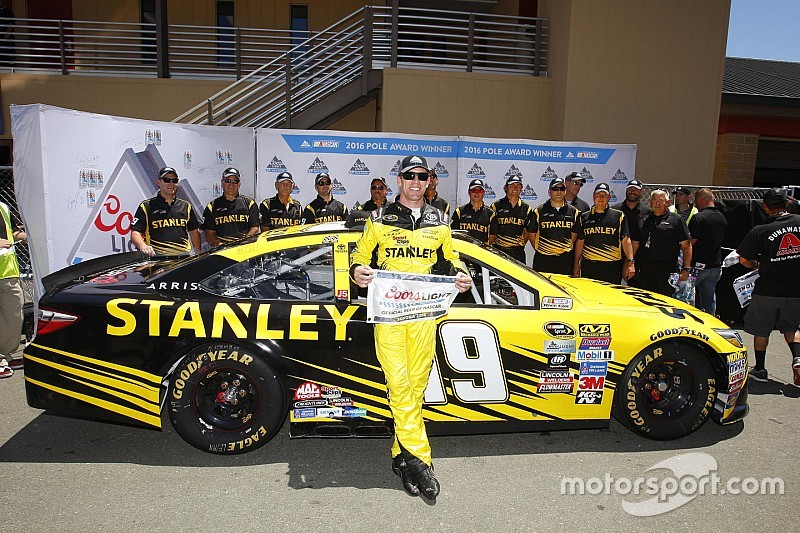Edwards vence a Allmendinger por la pole en Sonoma