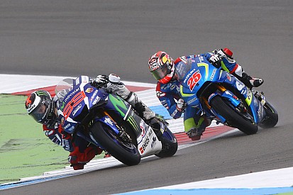 Lorenzo: "Sul bagnato non sento l'anteriore. Dovrò cambiare stile di guida?"