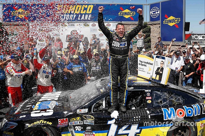 NASCAR Sonoma: Sieg für Tony Stewart nach Duell mit Denny Hamlin