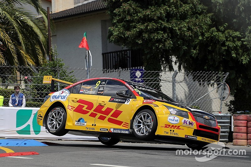 Vila Real WTCC: Coronel ilk yarışı kazandı
