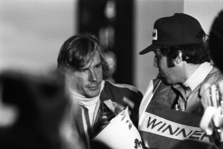 Ma 23 éve, hogy elhunyt Niki Lauda legendás riválisa és az F1 bajnoka, James Hunt