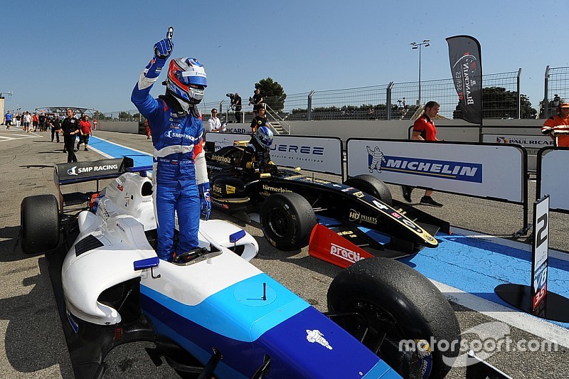 Le vainqueur Egor Orudzhev, Arden Motorsport