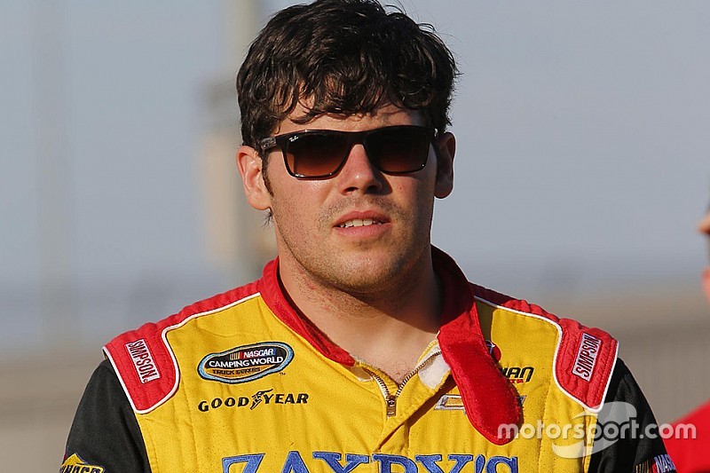 Brigões da NASCAR são punidos; veja outras lutas inusitadas