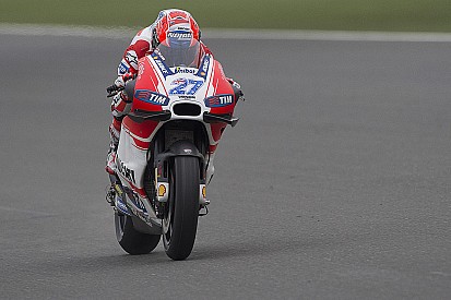 Stoner espère avoir aidé les pilotes d'usine Ducati