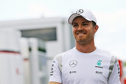Com novo recorde da pista, Rosberg lidera TL1; Massa é 7º
