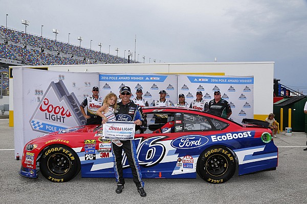 Greg Biffle tomó una sorpresiva pole position en Daytona 