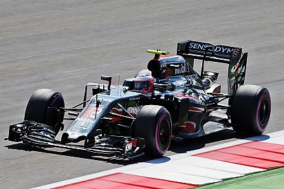 3º, Button aprova chuva: "pode ser assim toda corrida?"