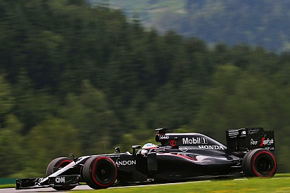 Alonso se diz frustrado com "erro primário" da McLaren