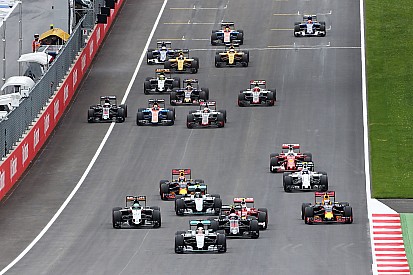 Course - Les Mercedes s'accrochent au dernier tour, Hamilton vainqueur !