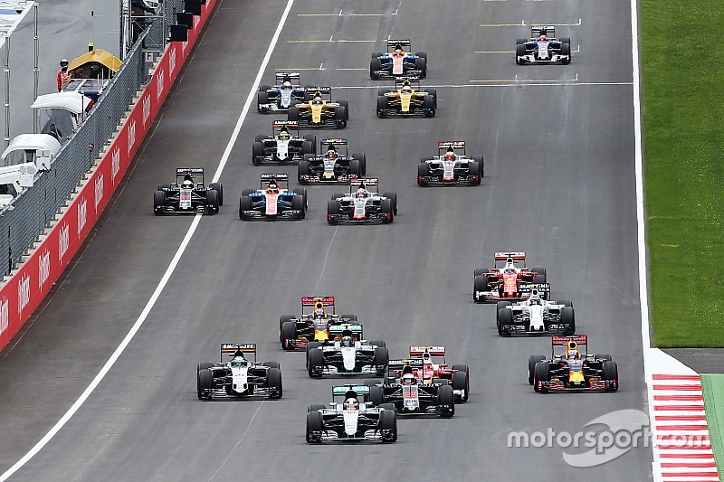 Course - Les Mercedes s'accrochent au dernier tour, Hamilton vainqueur !
