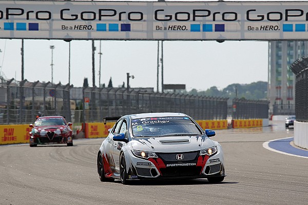 TCR in Sochi: Stefano Comini und Mikhail Grachev gewinnen in Russland