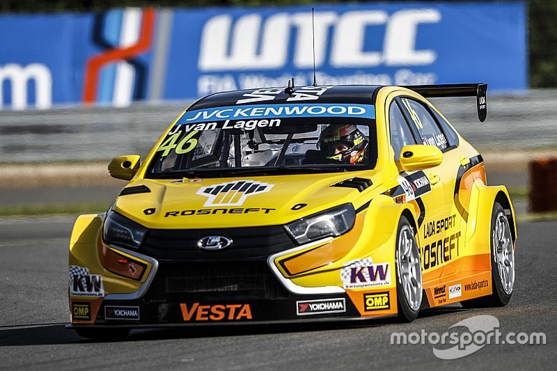 Jaap van Lagen test voor Lada op Magny-Cours