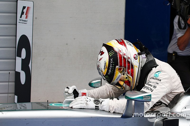 Ganador, Lewis Hamilton, Mercedes AMG F1 W07 Hybrid celebra en parc ferme