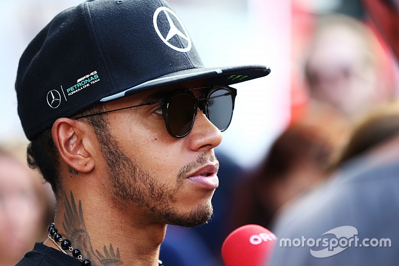 Lauda volta atrás e nega que Hamilton tenha destruído quarto